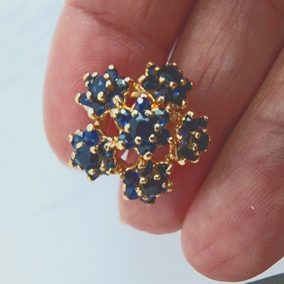 14kt Vintage Y.g. Genuine Fine Saphire Pin.